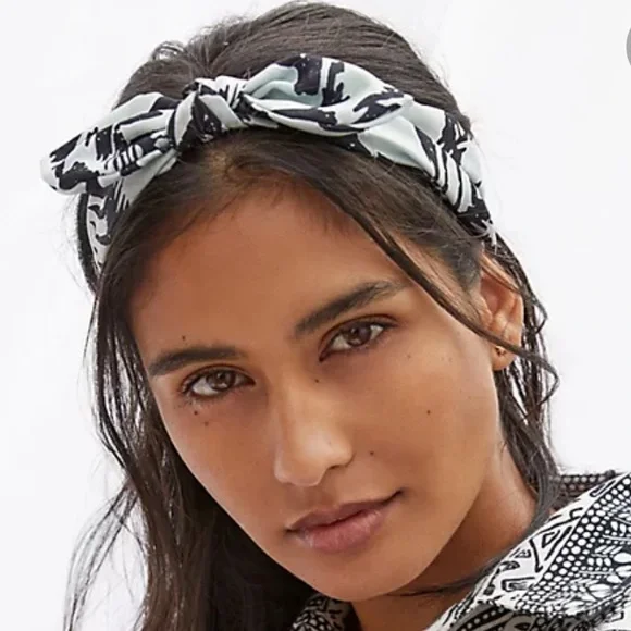 Anthropologie | Accessories | Anthropologie Botanical 